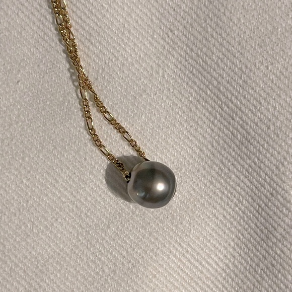 Single Floating Tahitian Pearl Gold Filled Necklace - Picture 4 of 6